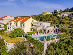 Alloggi con piscina Riviera di Spalato e Trogir (Traù),Prenoti  Star Da 357 €
