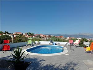 Namestitev z bazenom Split in Riviera Trogir,Rezerviraj  Maslina Od 92 €