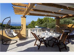 Holiday homes Middle Dalmatian islands,Book  Vicko From 128 €