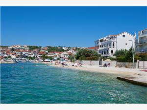Unterkunft am Meer Riviera von Split und Trogir,Buchen  LaRafiola Ab 242 €