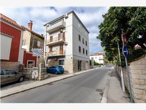 Appartement Split en Trogir Riviera,Reserveren  Sara Vanaf 107 €
