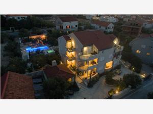 Accommodation with pool North Dalmatian islands,Book  Kos From 176 €