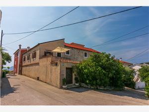 House V , Stone house, Size 100.00 m2, Airline distance to the sea 150 m