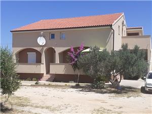 Apartment Ana Vrsi (Zadar), Size 65.00 m2, Airline distance to town centre 500 m