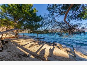 Boende vid strandkanten Split och Trogirs Riviera,Boka  Mate Från 1207 SEK