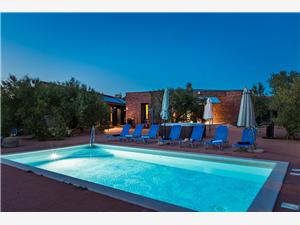 Hébergement avec piscine Les îles de Dalmatie du Nord,Réservez  house De 548 €