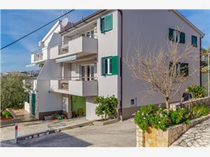 Apartment Split and Trogir riviera,Book  Modric From 78 €