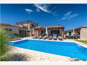 Prázdninové domy Modrá Istrie,Rezervuj  bazenom Od 8396 kč