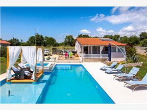 Dovolenkové domy Modrá Istria,Rezervujte  Biloš Od 240 €