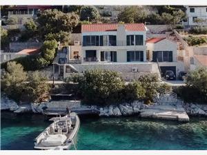 Beachfront accommodation Split and Trogir riviera,Book  Retreat From 1257 €