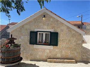House Little Flower 2 Okrug Gornji (Ciovo), Stone house, Size 25.00 m2, Airline distance to town centre 200 m