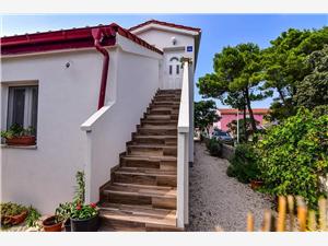 Apartment North Dalmatian islands,Book  Dili From 77 €