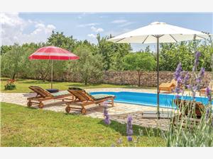 Hébergement avec piscine Riviera de Šibenik,Réservez  Vacation De 357 €