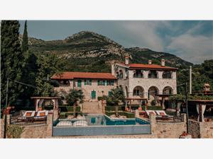 Vila Brca Pobřeží Černé Hory, Kamenný dům, Prostor 400,00 m2, Soukromé ubytování s bazénem