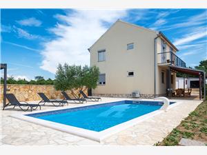 Accommodation with pool Zadar riviera,Book  Peace From 300 €