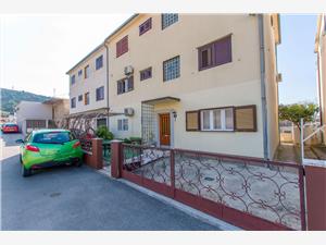 Apartma Split in Riviera Trogir,Rezerviraj  Miranda Od 78 €