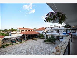 Hotel Rooms Konoba Spavalica Noord-Dalmatische eilanden, Kwadratuur 30,00 m2, Lucht afstand naar het centrum 300 m