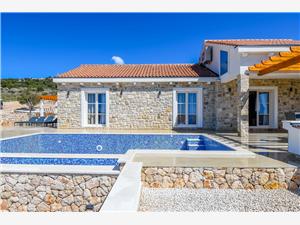Privat boende med pool Split och Trogirs Riviera,Boka  Provansa Från 3945 SEK