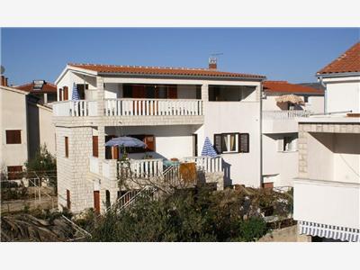 90c0b963-8b82-452b-a3bf-8fd6c892493e