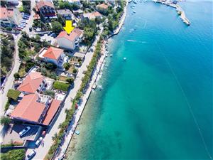 Apartamenty Djakovic Chorwacja, Powierzchnia 60,00 m2, Odległość do morze mierzona drogą powietrzną wynosi 20 m, Odległość od centrum miasta, przez powietrze jest mierzona 200 m