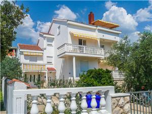 Apartments Estera Biograd, Size 20.00 m2, Accommodation with pool, Airline distance to the sea 100 m